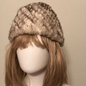 Jocelyn mink beany hat. OS.